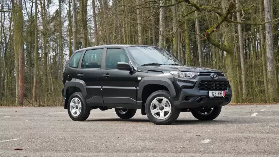 Lada Niva Travel