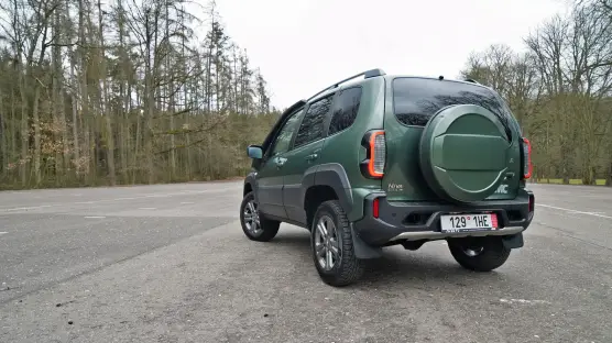 Lada Niva Travel