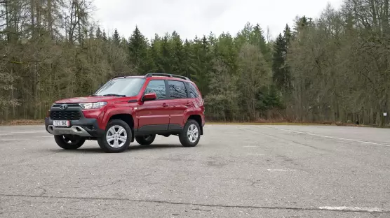 Lada Niva Travel