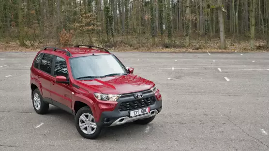 Lada Niva Travel
