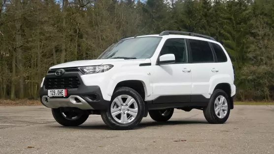 Lada Niva Travel