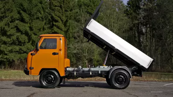 UAZ 3303 tipper
