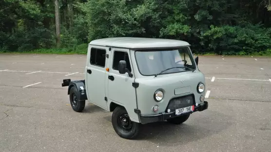 UAZ 390945