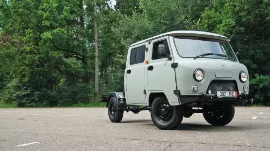UAZ 390945