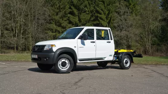 UAZ 23632 Profi Doublecab container
