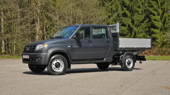 UAZ 23632 Profi Doublecab Tipper