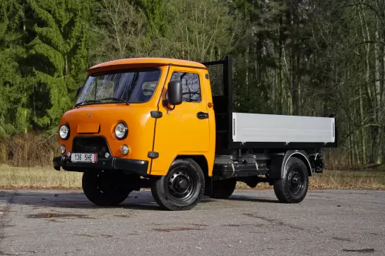 UAZ 3303 tipper