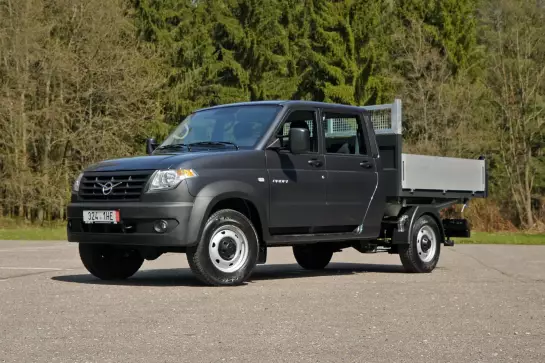 UAZ 23632 Profi Doublecab sklápěč