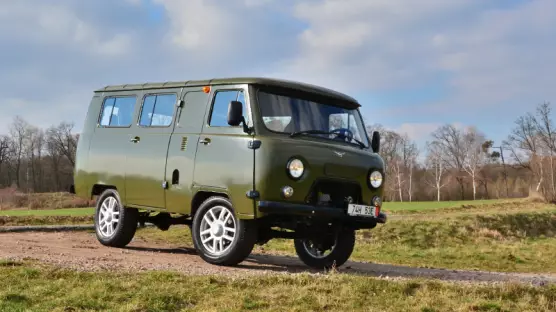UAZ 3962 Medical Van