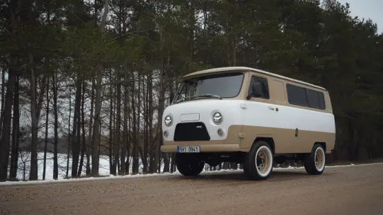 UAZ 2206 Bukhanka AMC