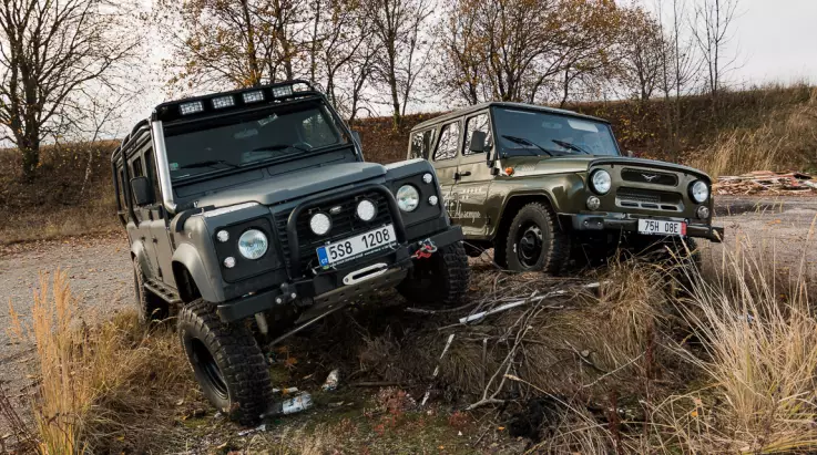 UAZ Hunter AMC and Land Rover Defender