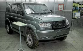 UAZ Patriot Range Rover style