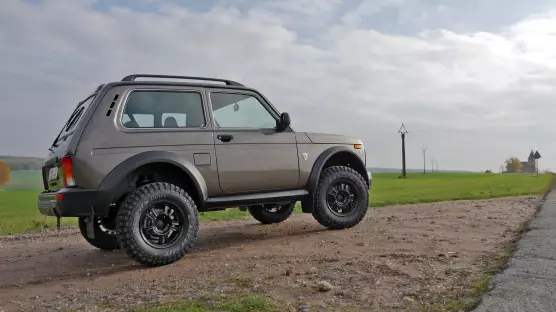 Lada Niva Legend Bronto