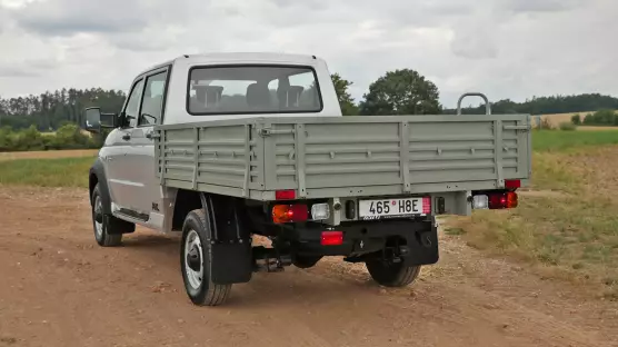 UAZ 23632 Profi Doublecab flatbed