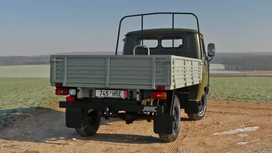 UAZ 3303 dropside truck