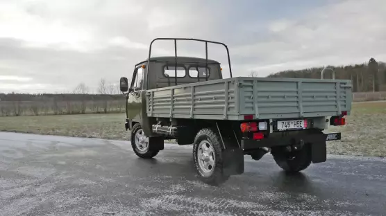 UAZ 3303 dropside truck