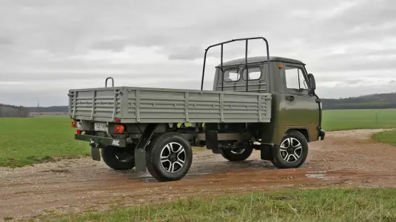 UAZ 3303 dropside truck