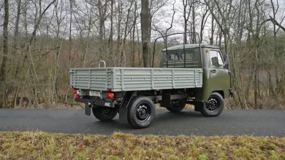 UAZ 3303 dropside truck