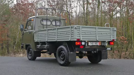 UAZ 3303 dropside truck