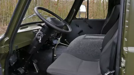 UAZ 3303 dropside truck