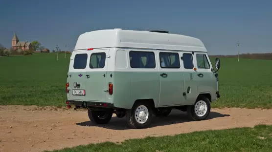UAZ 2206 Country Van